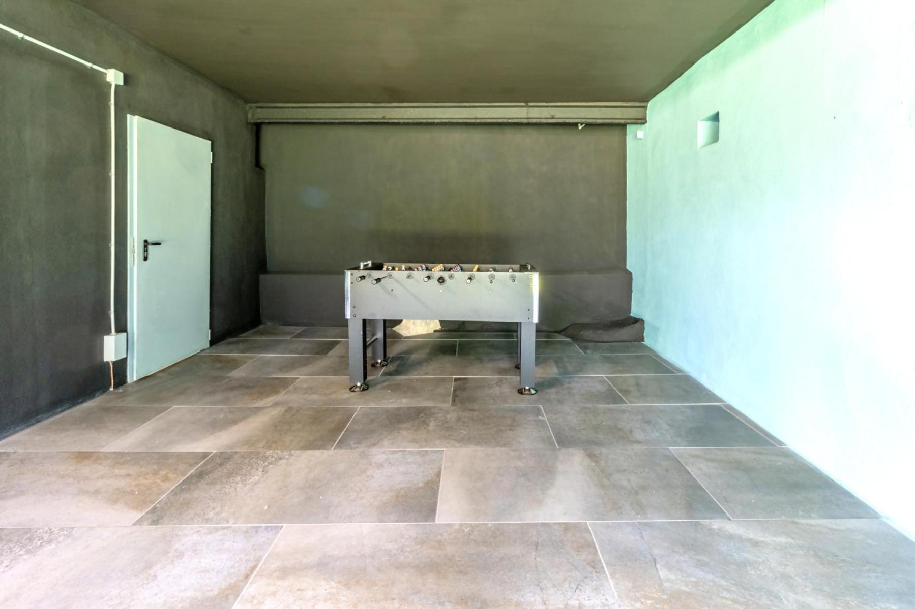 Black House Sorprendente Casa Estilo Industrial Olot Kültér fotó