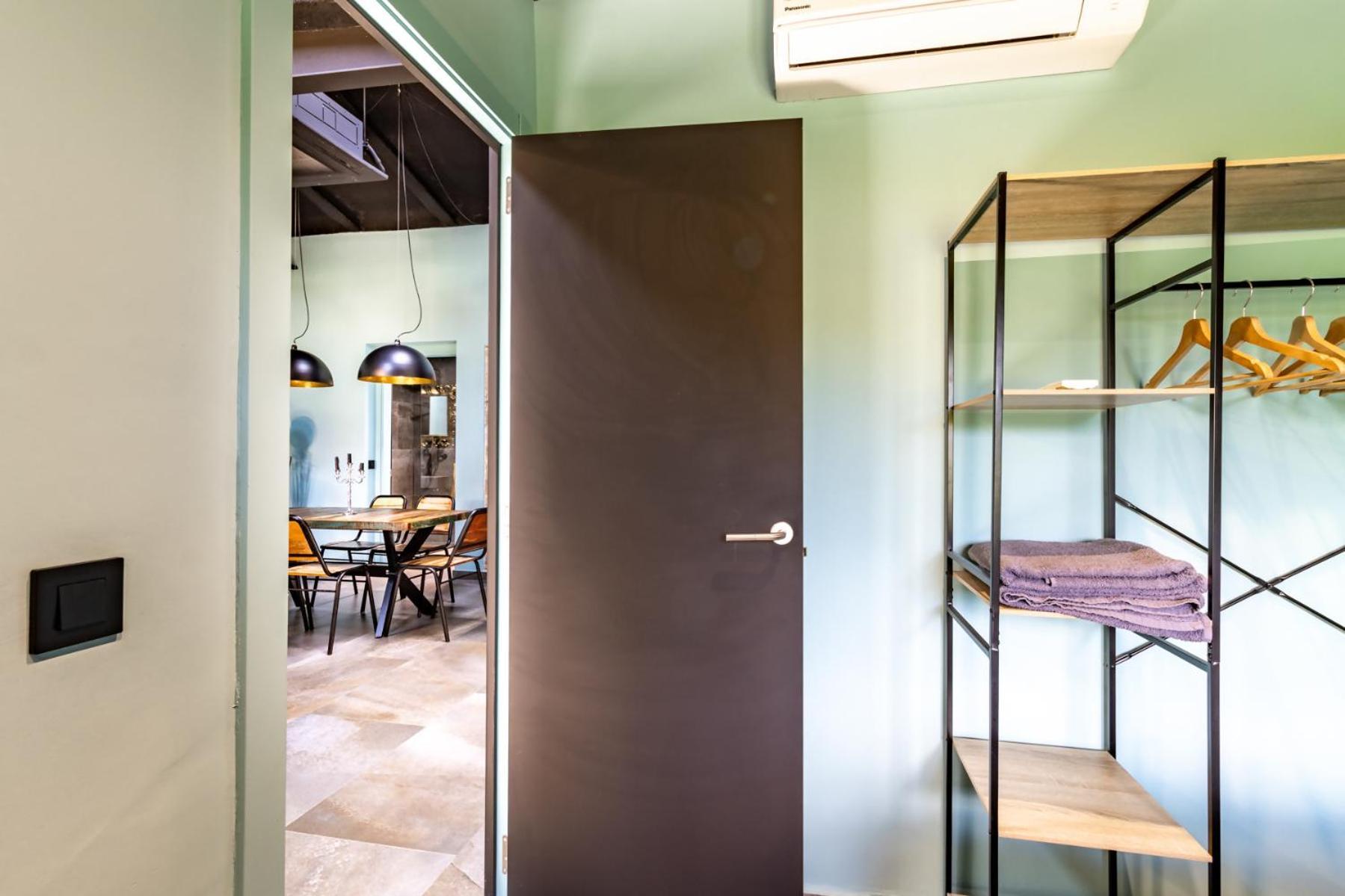 Black House Sorprendente Casa Estilo Industrial Olot Kültér fotó