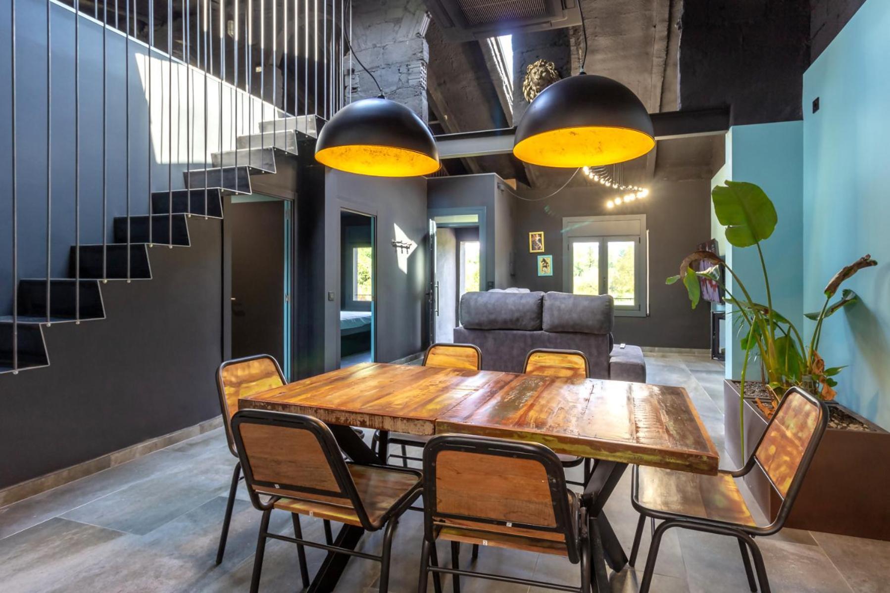 Black House Sorprendente Casa Estilo Industrial Olot Kültér fotó