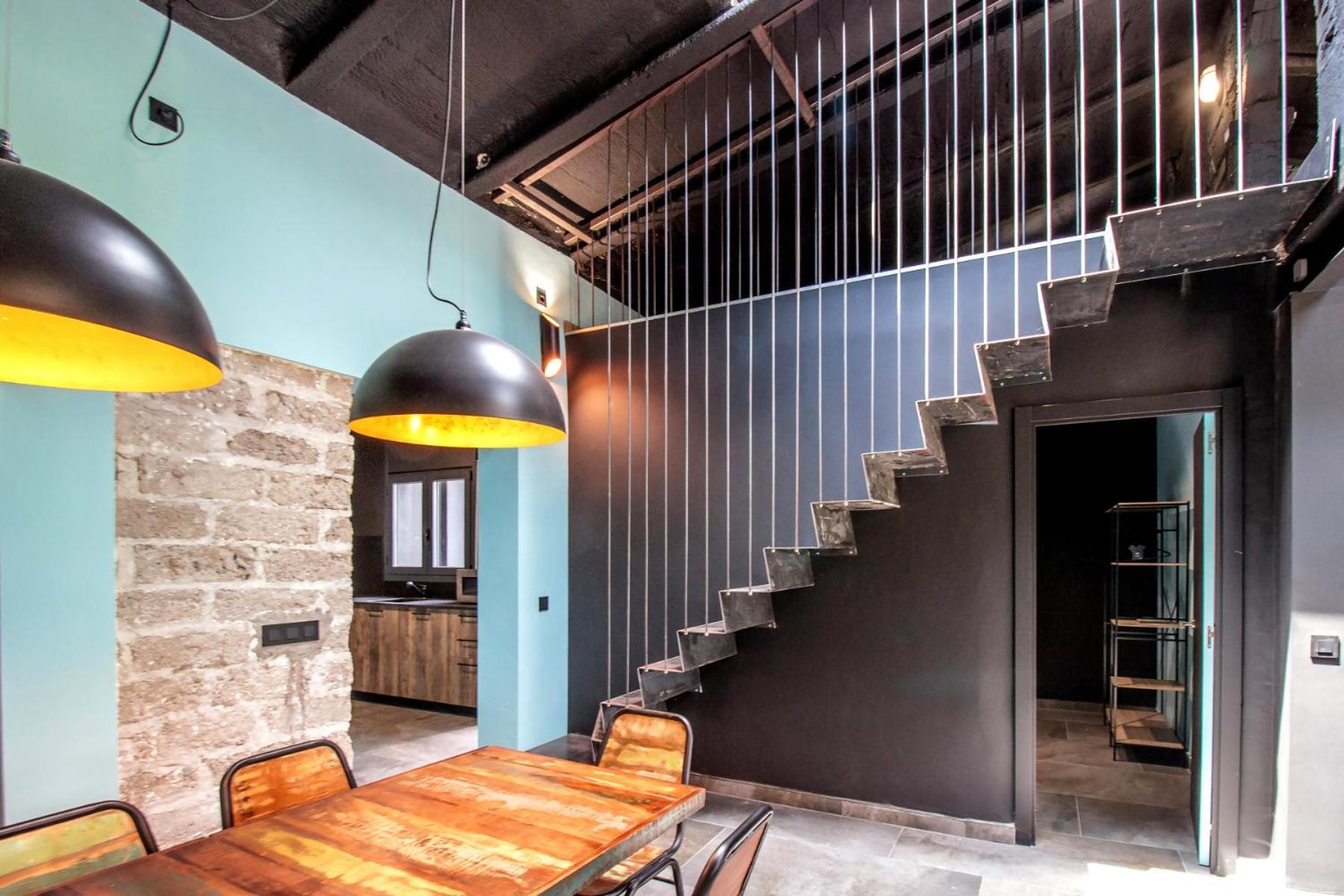 Black House Sorprendente Casa Estilo Industrial Olot Kültér fotó