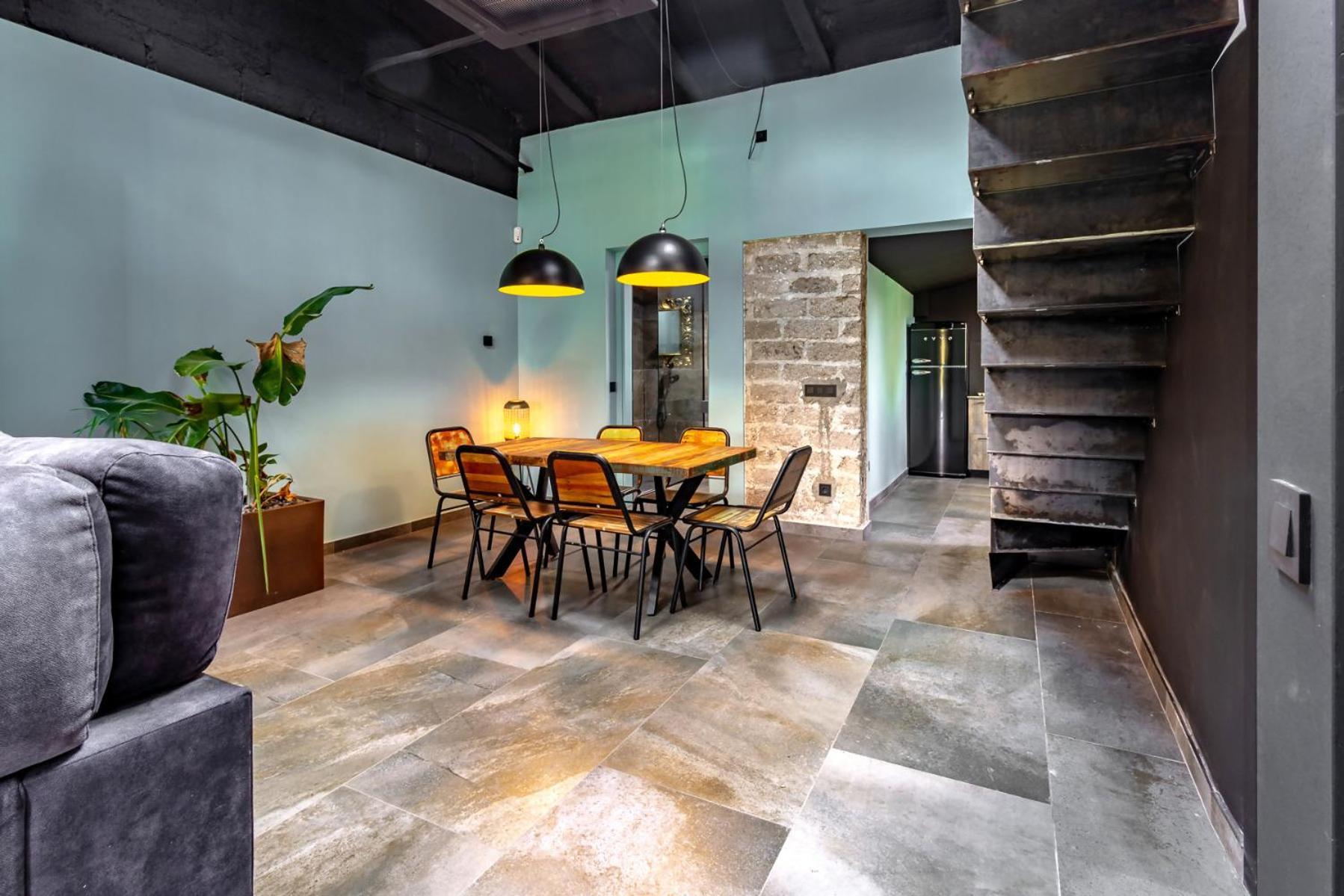 Black House Sorprendente Casa Estilo Industrial Olot Kültér fotó