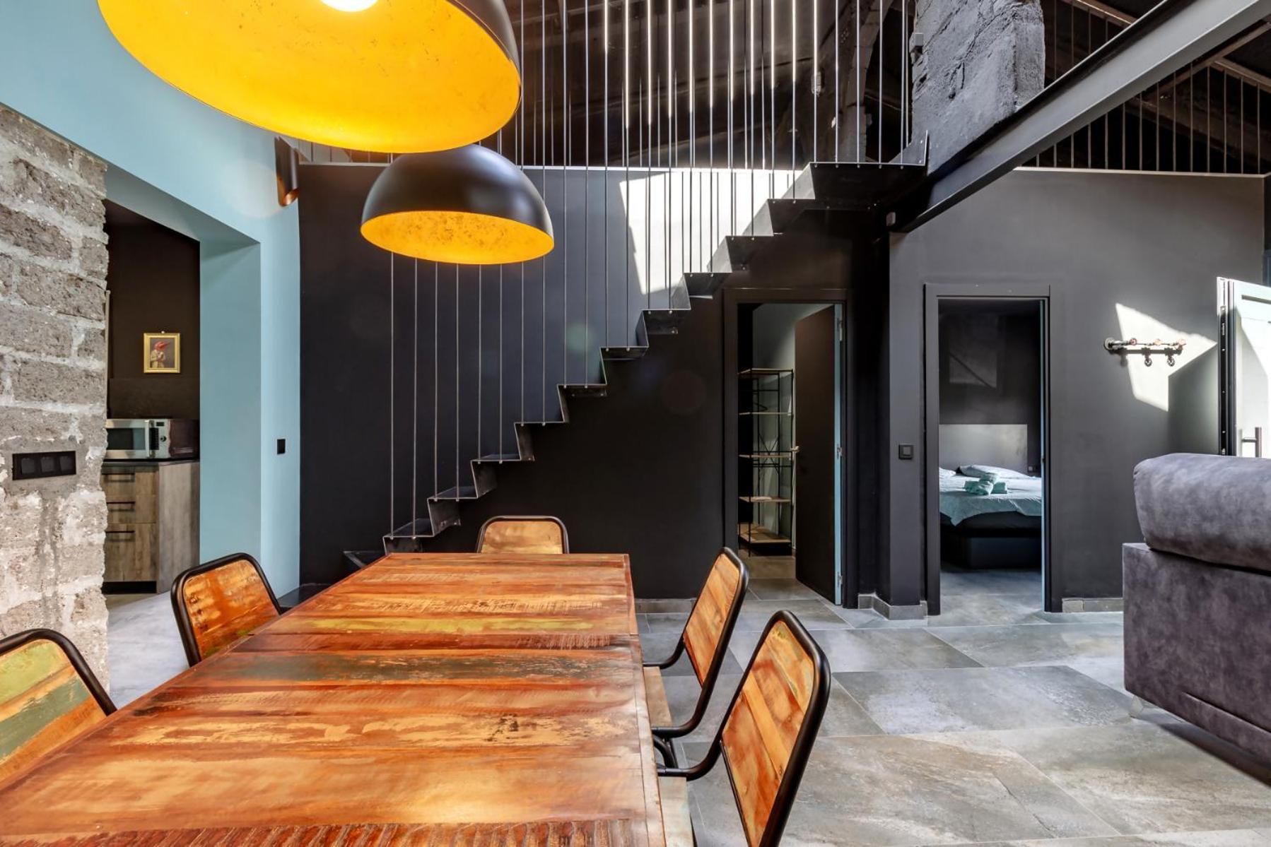 Black House Sorprendente Casa Estilo Industrial Olot Kültér fotó