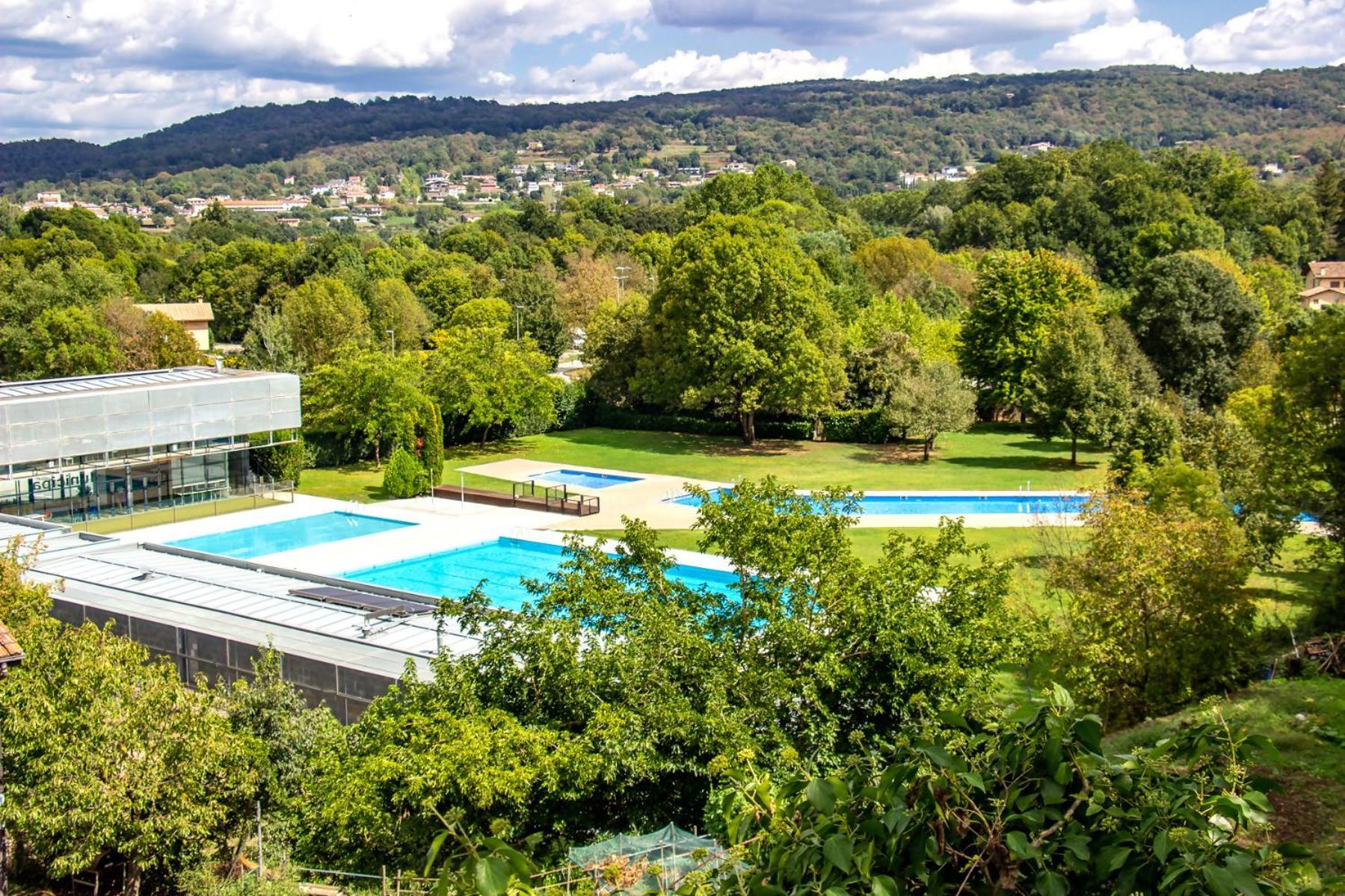 Black House Sorprendente Casa Estilo Industrial Olot Kültér fotó